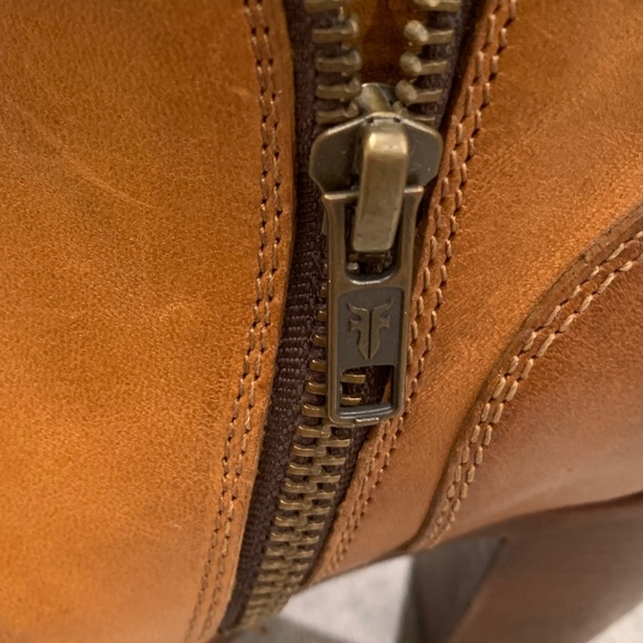 Frye Jenny Button Short Boot Tan Leather Ankle Zip Booties Women's 7.5 - Picture 7 of 13